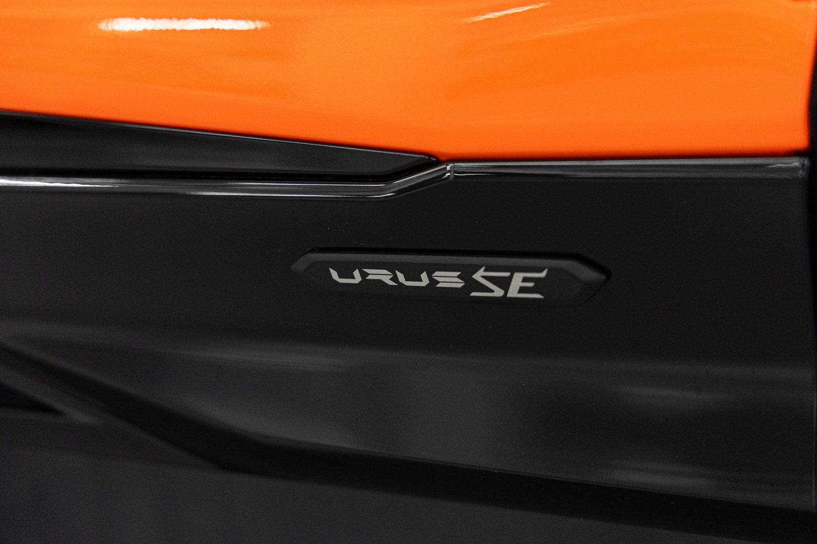 Used 2025 Lamborghini Urus SE image 15