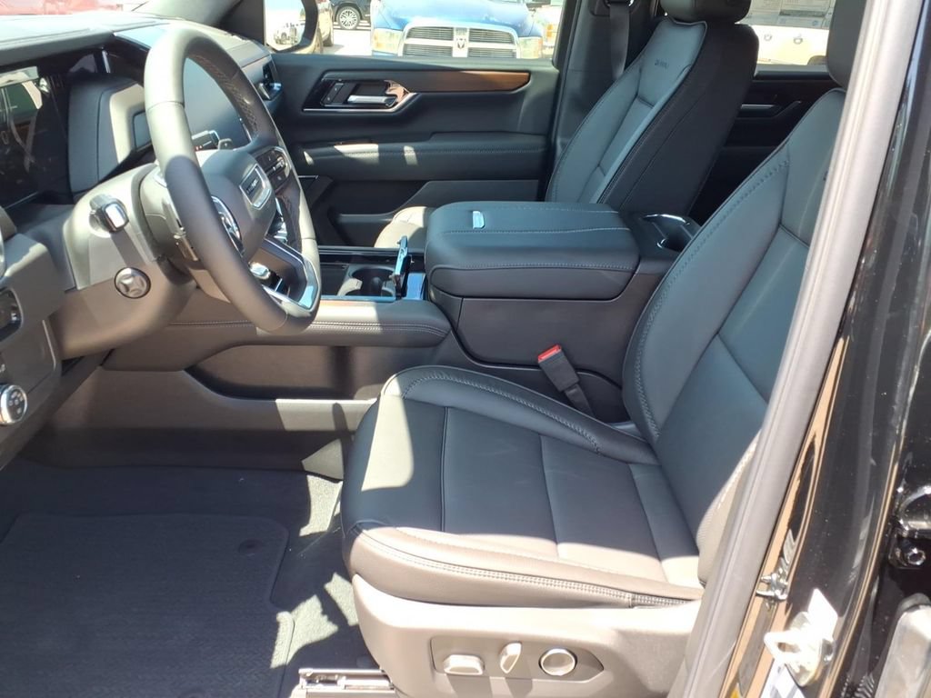 New 2026 GMC Yukon XL Denali w/ Sun & Power Step Package RWD image 14