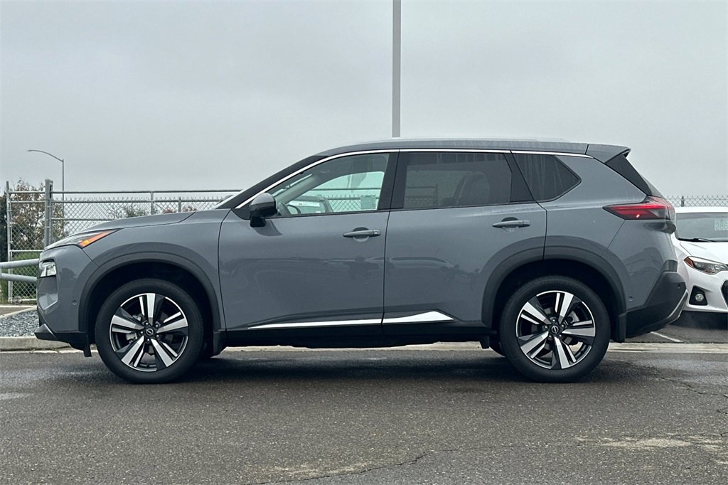 Used 2023 Nissan Rogue SL w/ SL Premium Package image 9