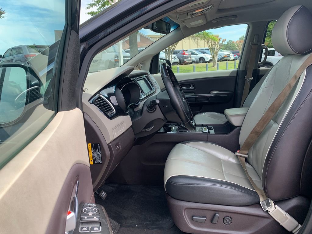 Used 2015 Kia Sedona SX Limited w/ SXL Technology Package FWD image 27