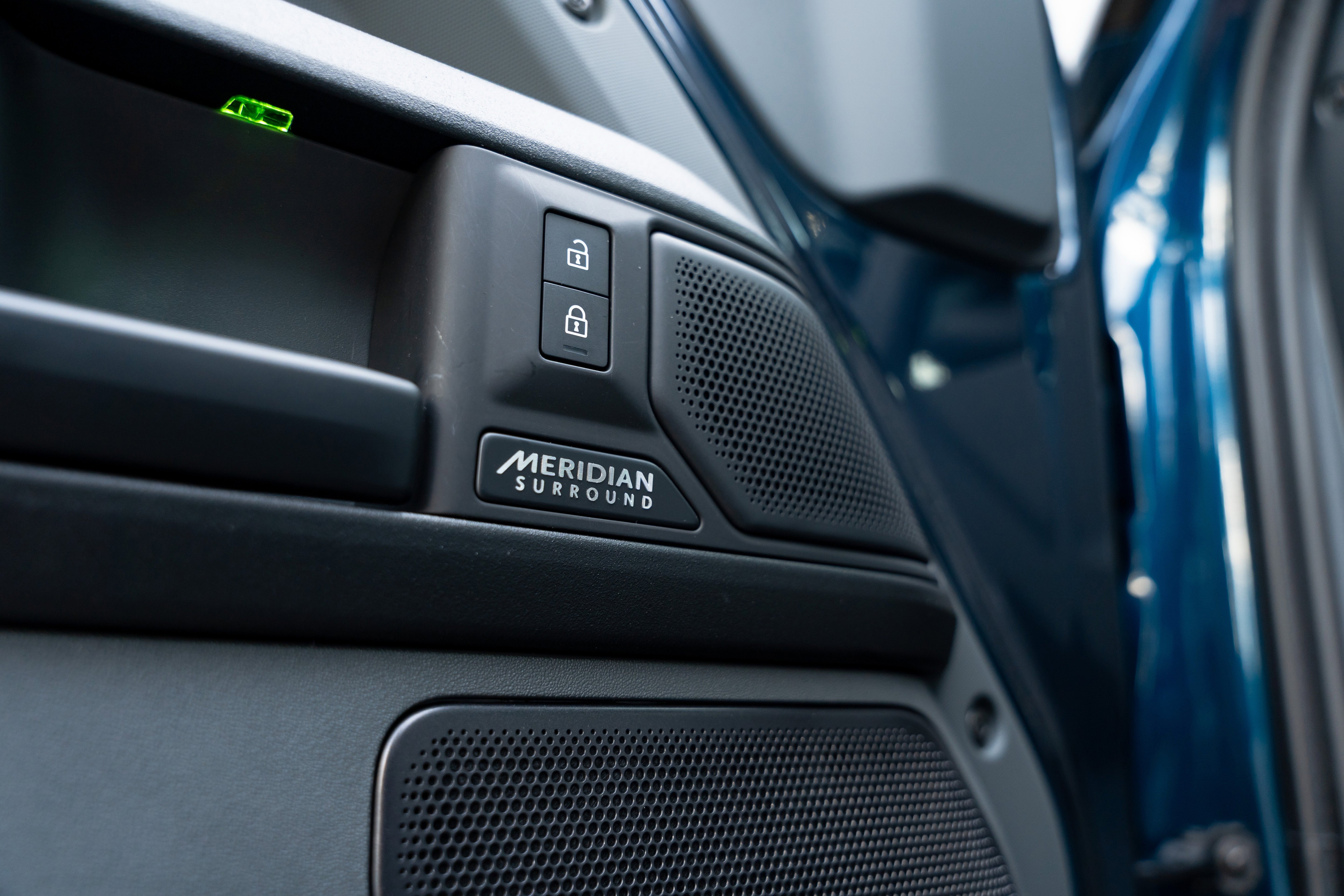 Used 2026 Land Rover Defender 110 OCTA image 32