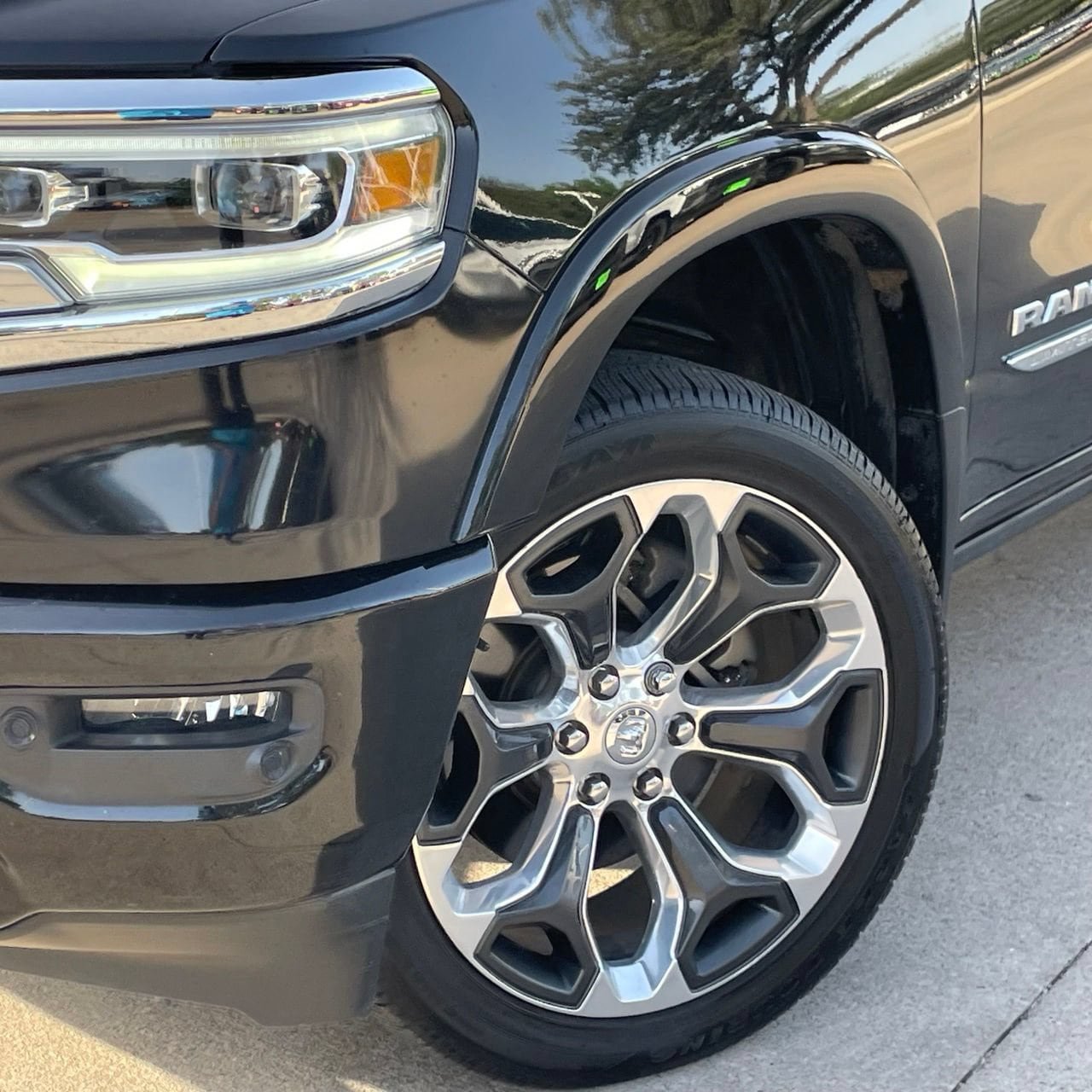 Used 2020 RAM 1500 Limited w/ Body Color Bumper Group RWD image 8
