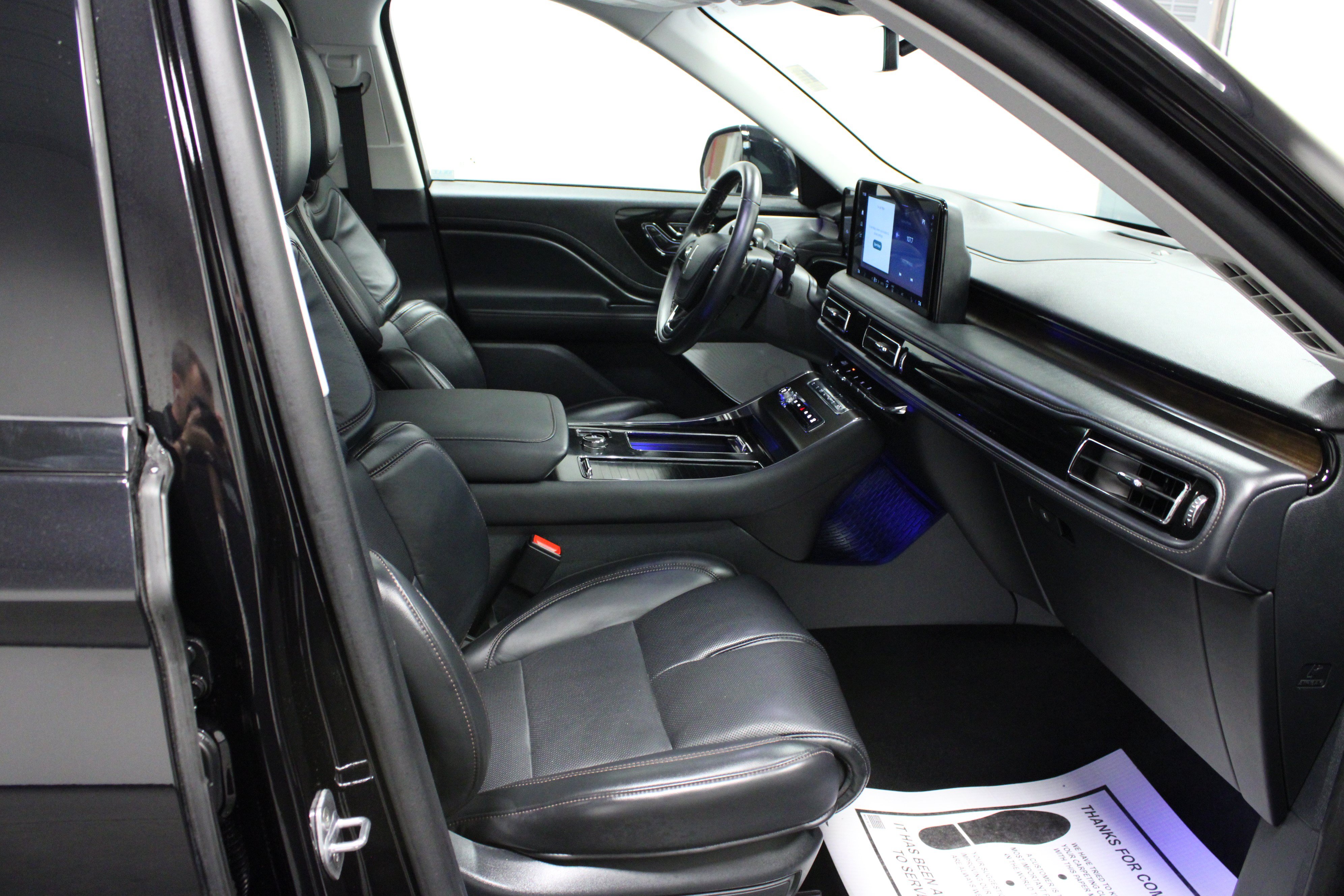 Used 2025 Lincoln Aviator Reserve w/ Equipment Group 201A AWD/4WD image 11
