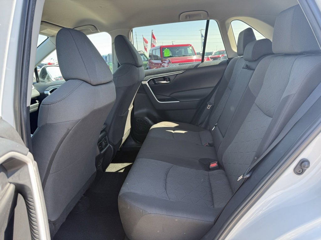 Used 2022 Toyota RAV4 XLE image 8