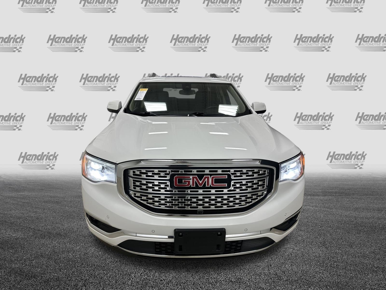 Used 2019 GMC Acadia Denali w/ Technology Package AWD/4WD image 3