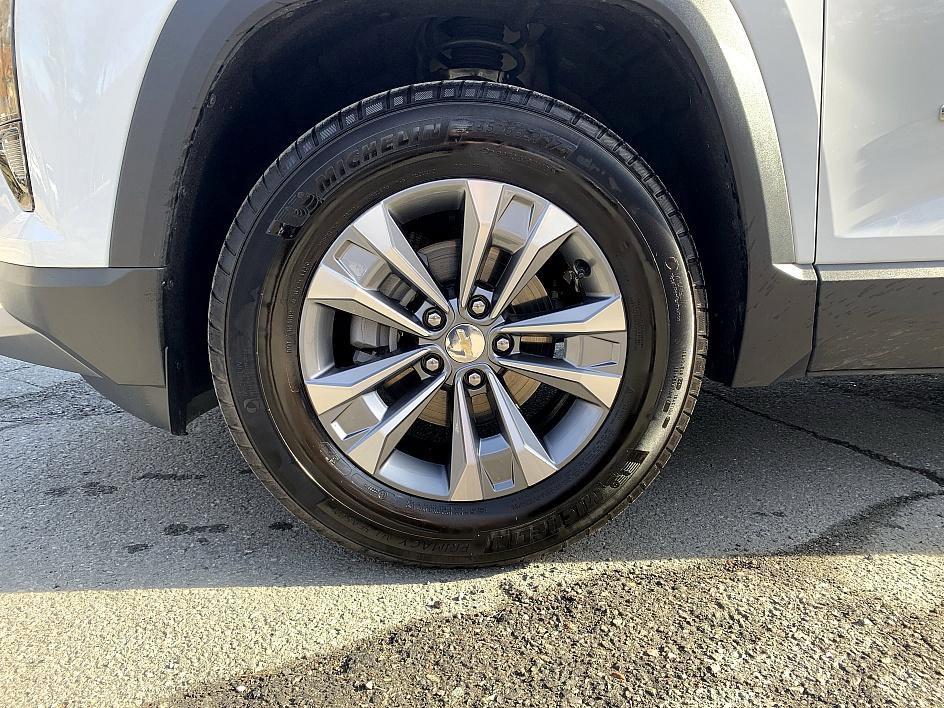 Used 2025 Chevrolet Equinox LT image 8