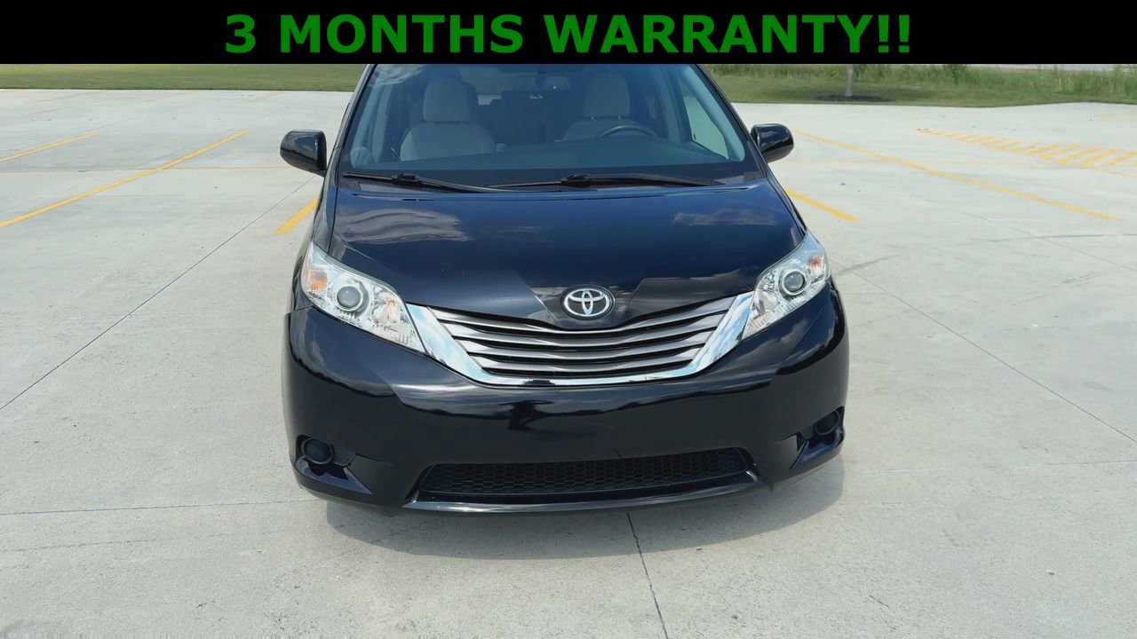 Used 2017 Toyota Sienna LE FWD image 3