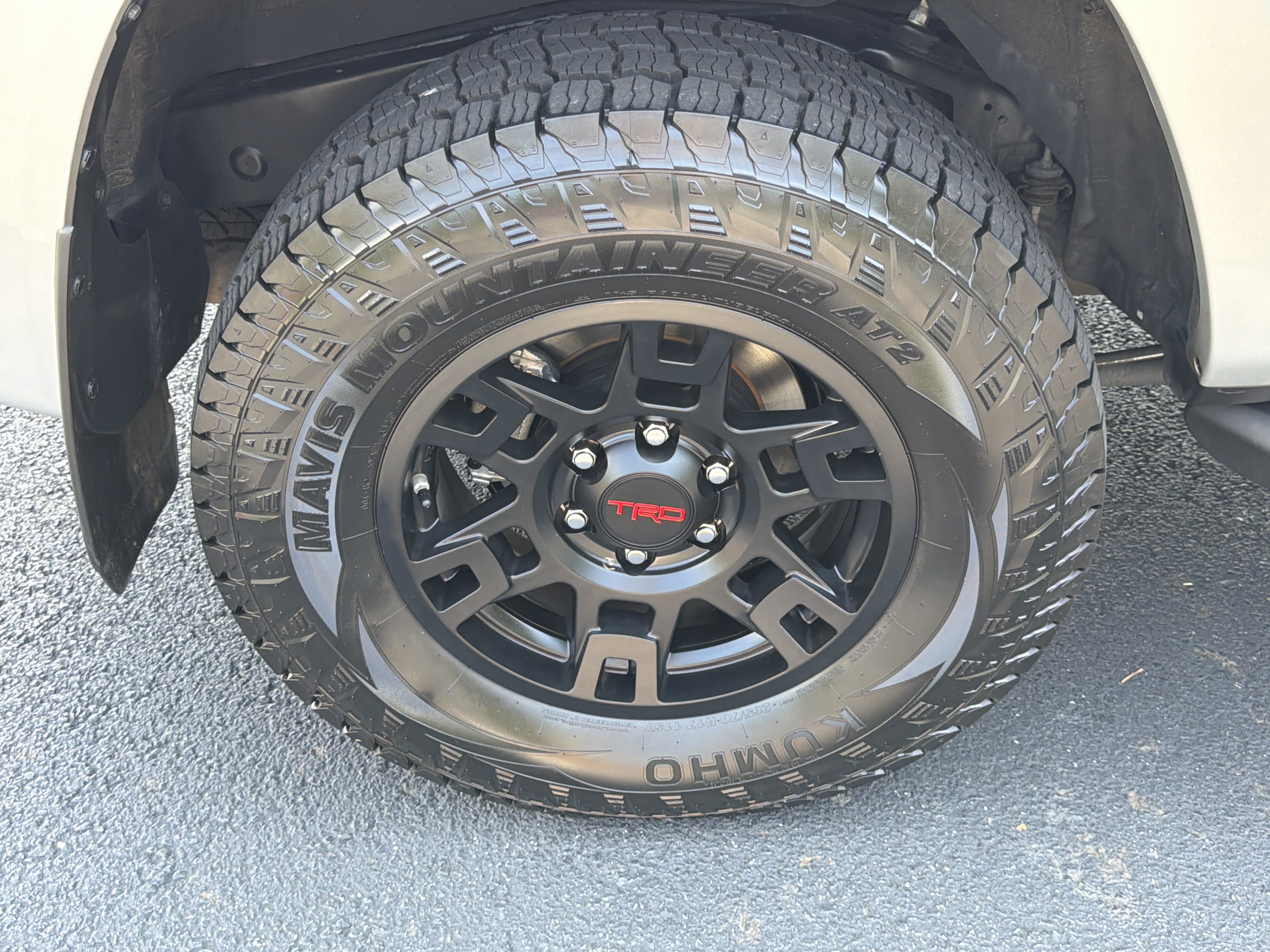 Used 2023 Toyota 4Runner TRD Off-Road Premium w/ Moonroof Package AWD/4WD image 17