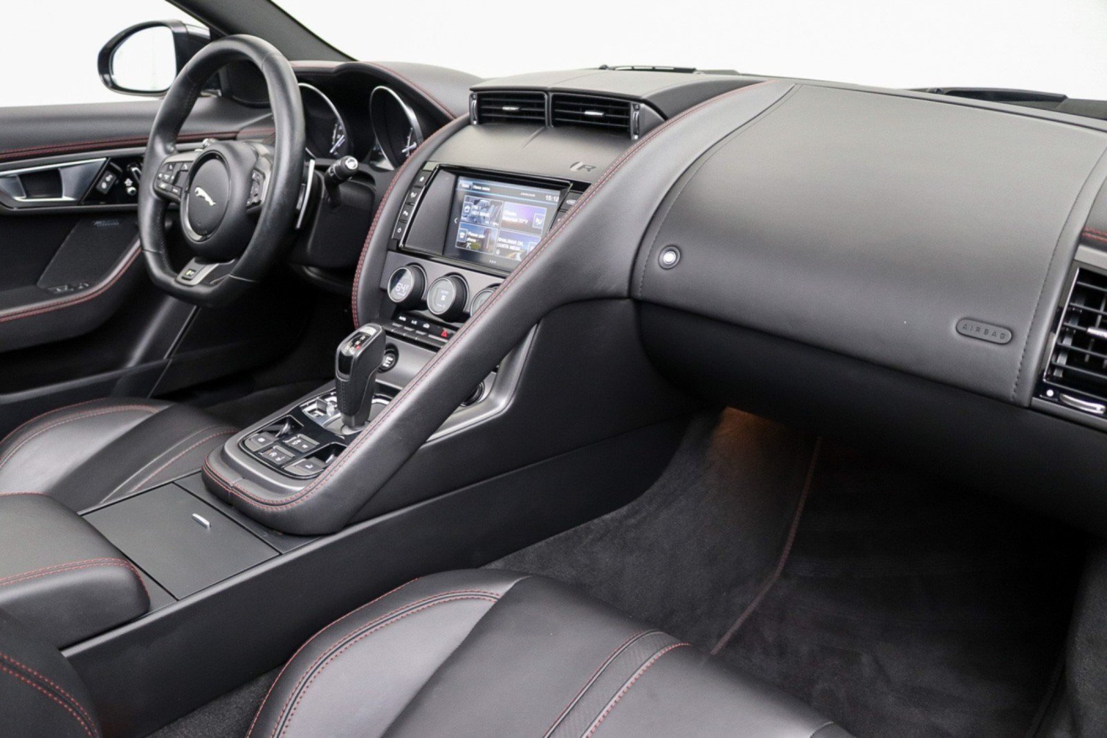 Used 2017 Jaguar F-TYPE R AWD/4WD image 29
