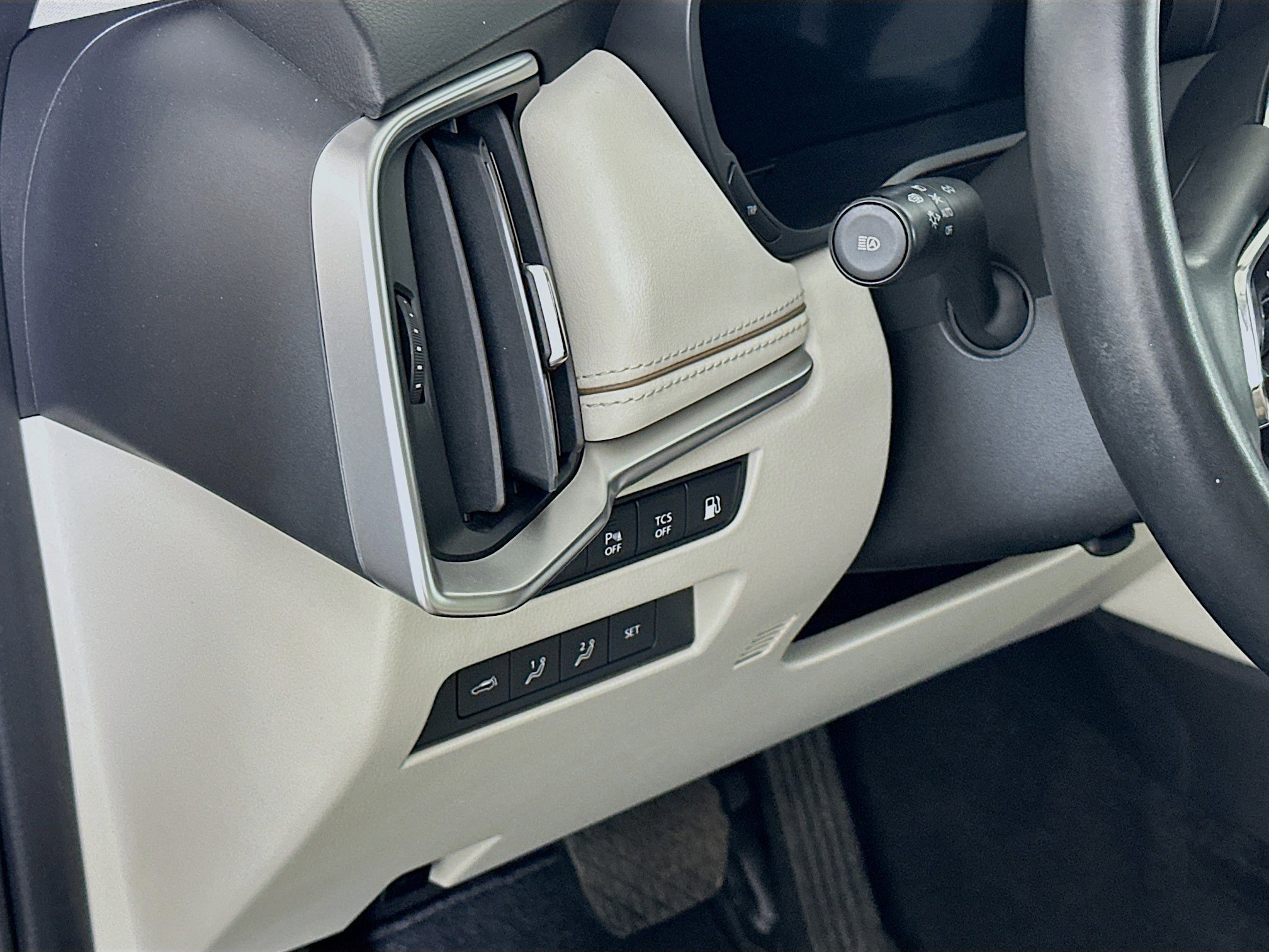 Used 2024 MAZDA CX-90 Plug-In Hybrid w/ Premium Plus image 17