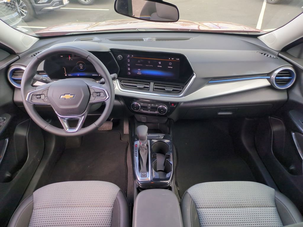 Used 2025 Chevrolet Trax LT w/ LT Convenience Package FWD image 21