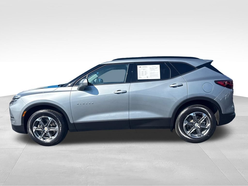 Used 2024 Chevrolet Blazer LT w/ Convenience Package FWD image 4