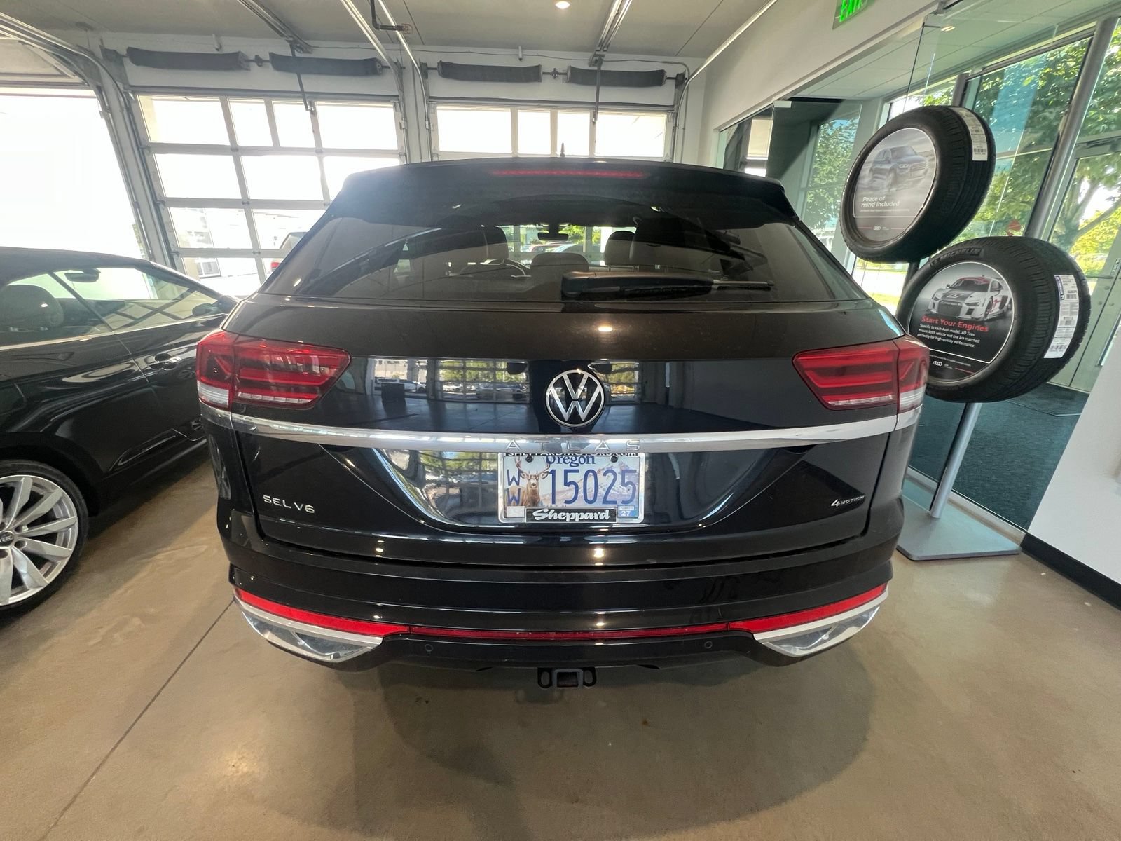 Used 2023 Volkswagen Atlas Cross Sport SEL Premium R-Line AWD/4WD image 2
