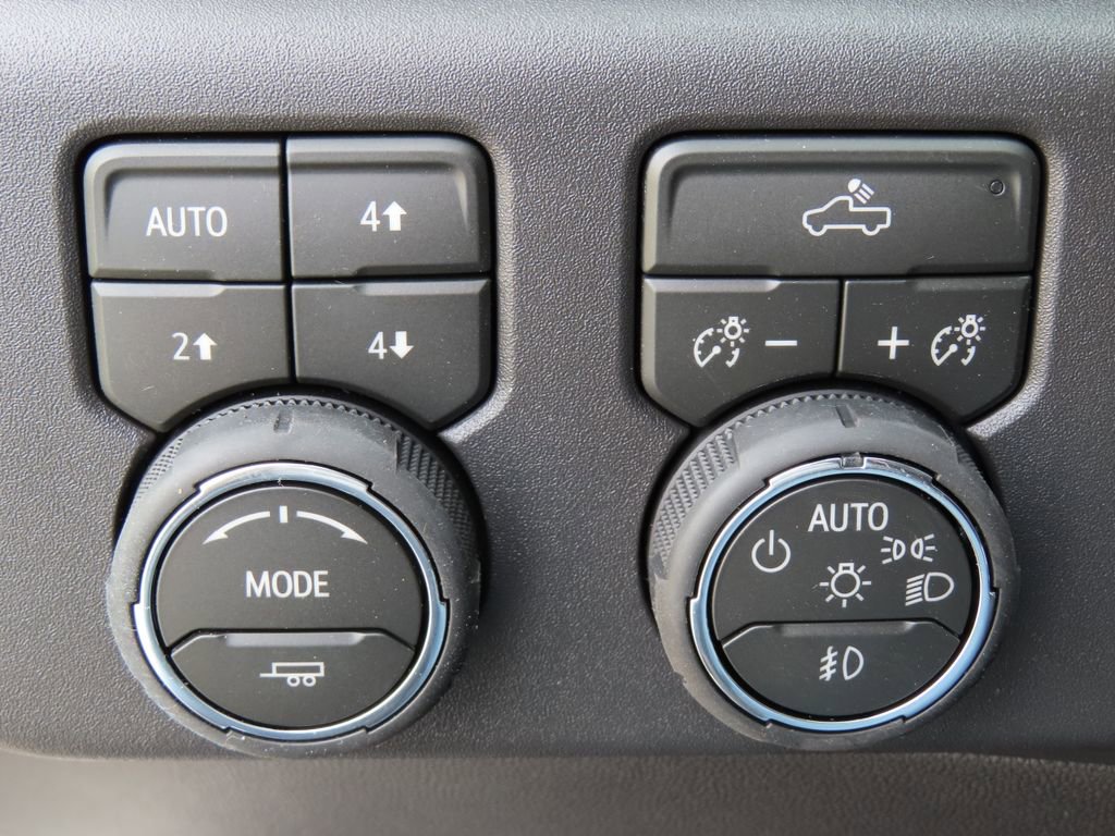 New 2026 Chevrolet Silverado 1500 LT Trail Boss w/ Convenience Package II AWD/4WD image 17