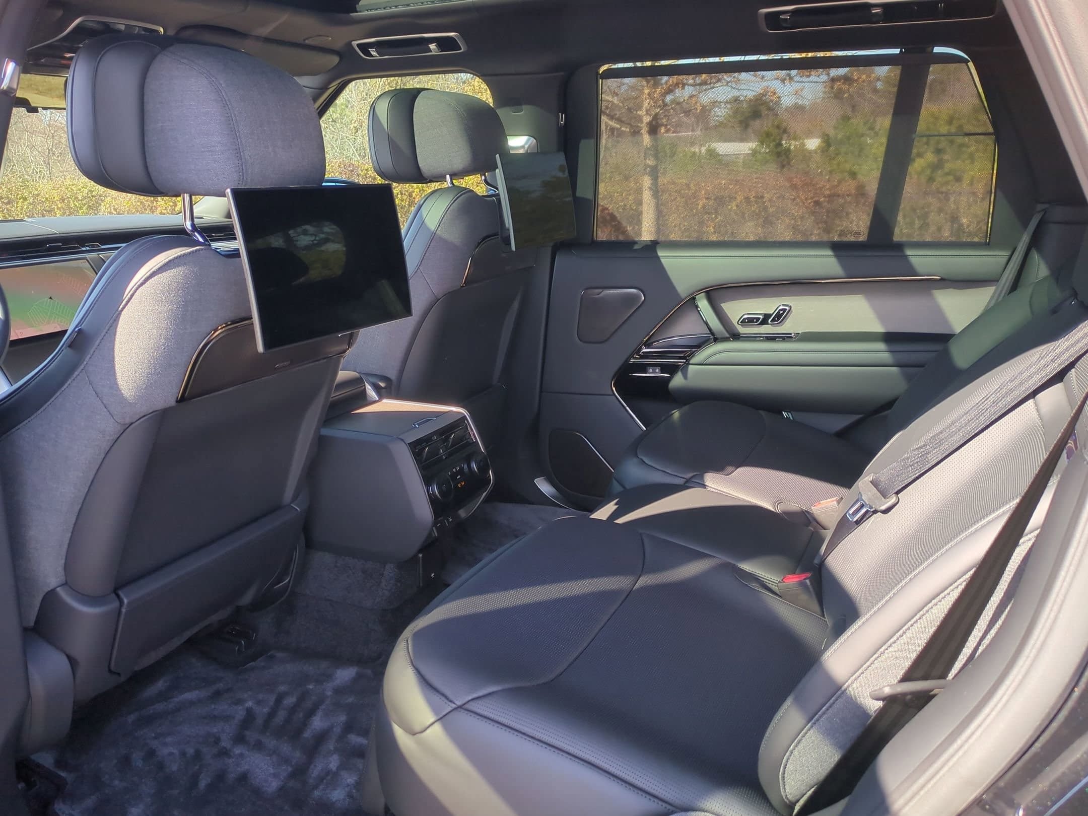 New 2026 Land Rover Range Rover SV AWD/4WD image 20