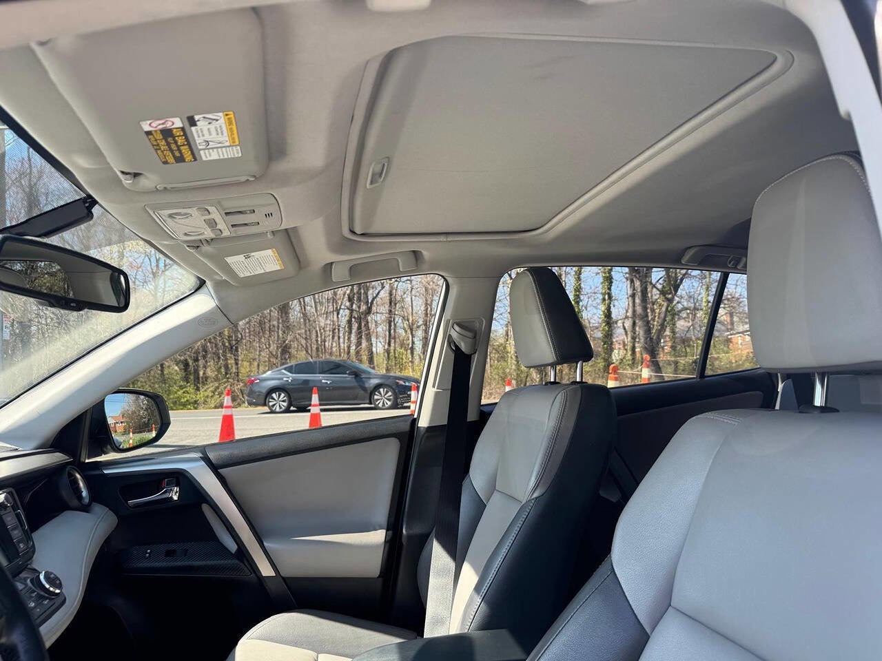 Used 2015 Toyota RAV4 Limited image 16