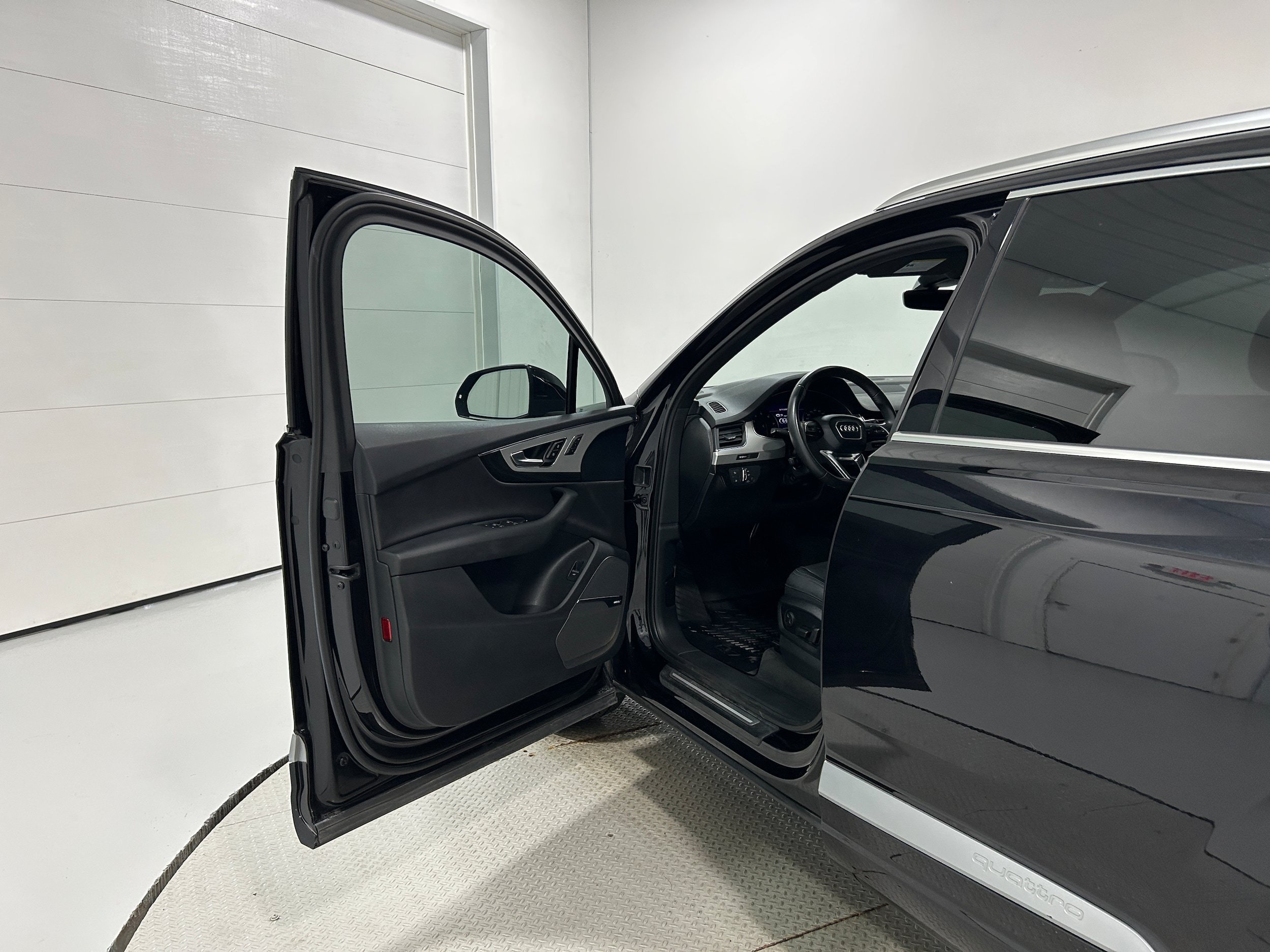 Used 2018 Audi Q7 2.0T Premium Plus w/ Premium Plus Package AWD/4WD image 23