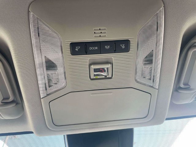 Used 2025 Toyota RAV4 XLE AWD/4WD image 33