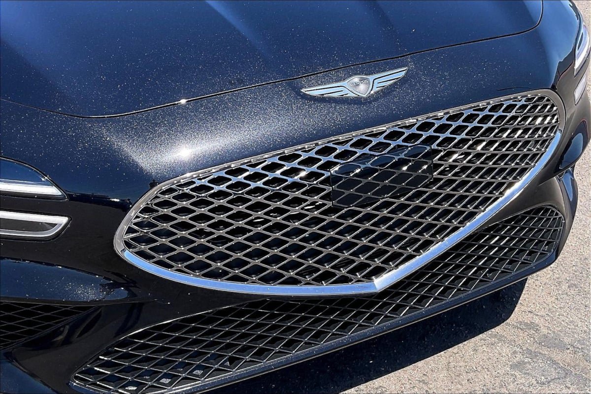 Used 2025 Genesis G70 2.5T RWD image 27
