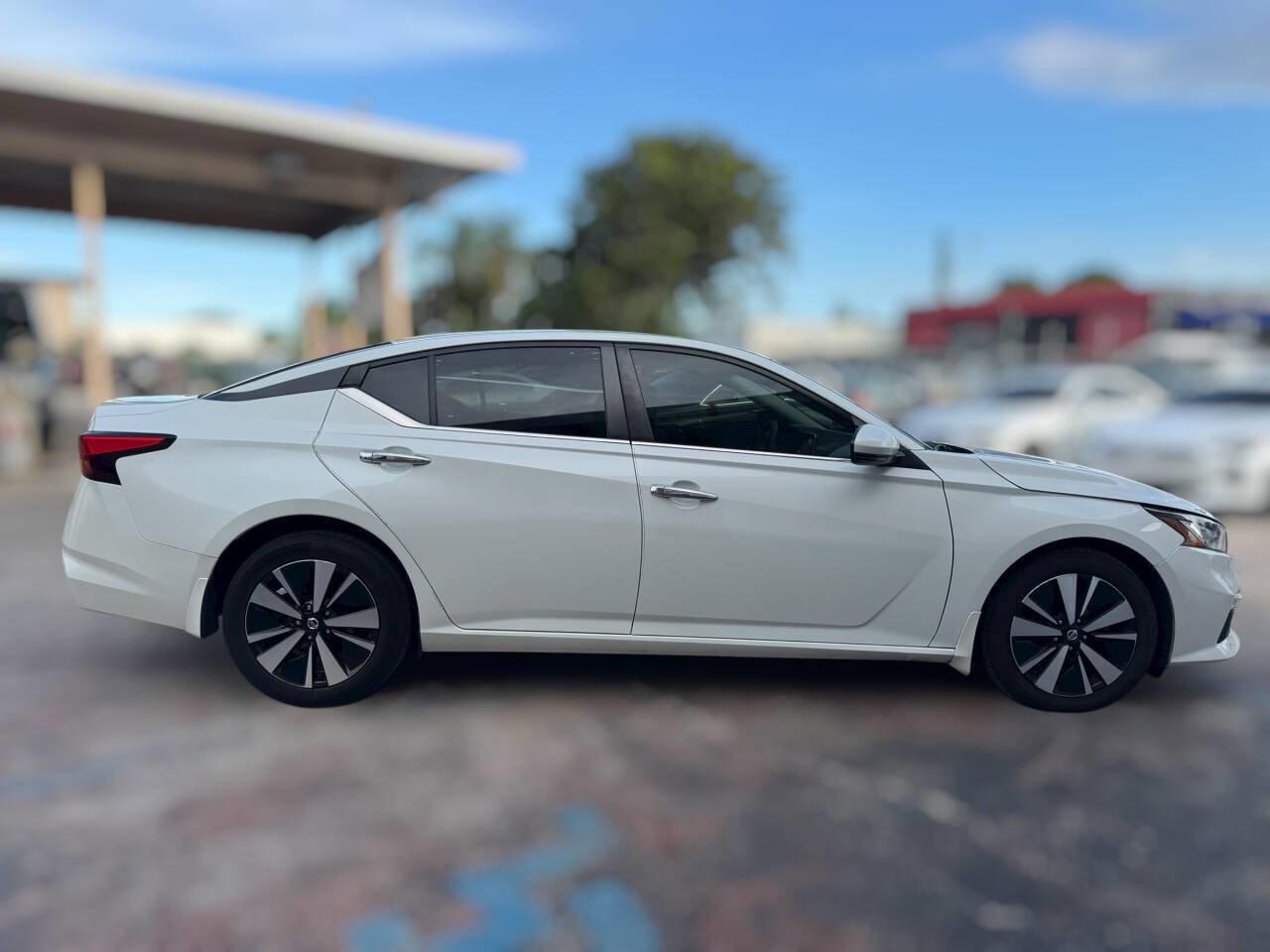 Used 2021 Nissan Altima 2.5 SV w/ SV Premium Package image 14