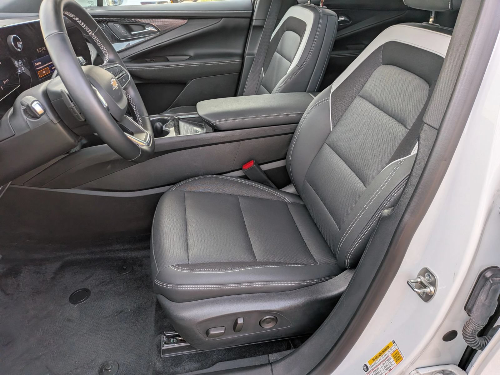 Used 2024 Chevrolet Blazer EV LT AWD/4WD image 26