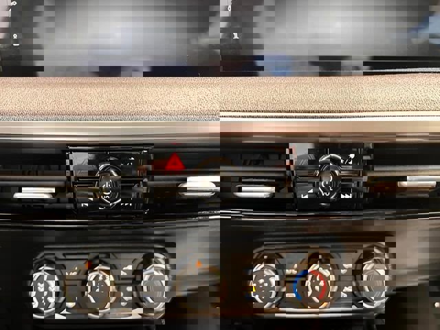 Used 2025 Nissan Kicks SV image 21