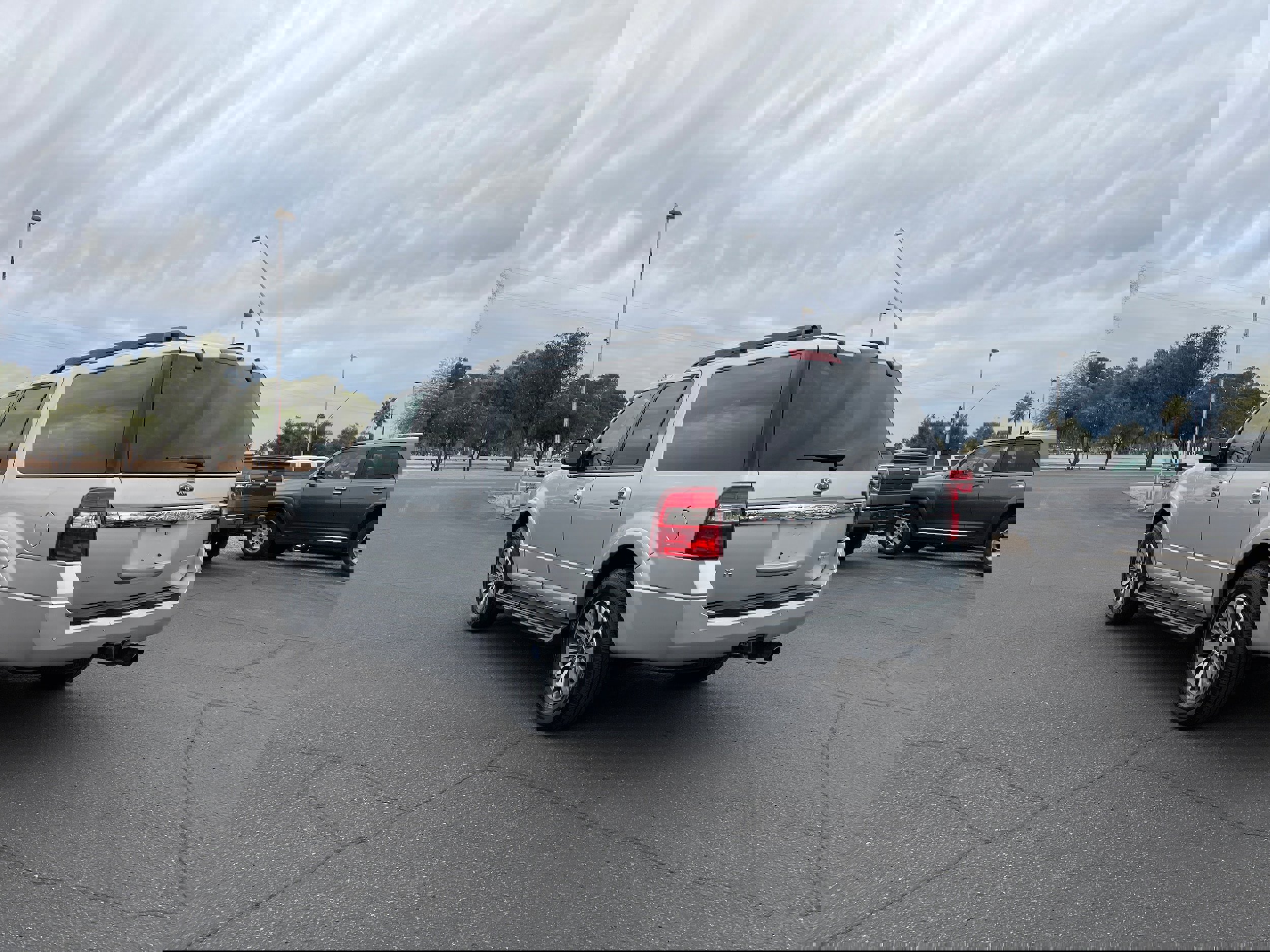 Used 2017 Ford Expedition EL XLT image 3