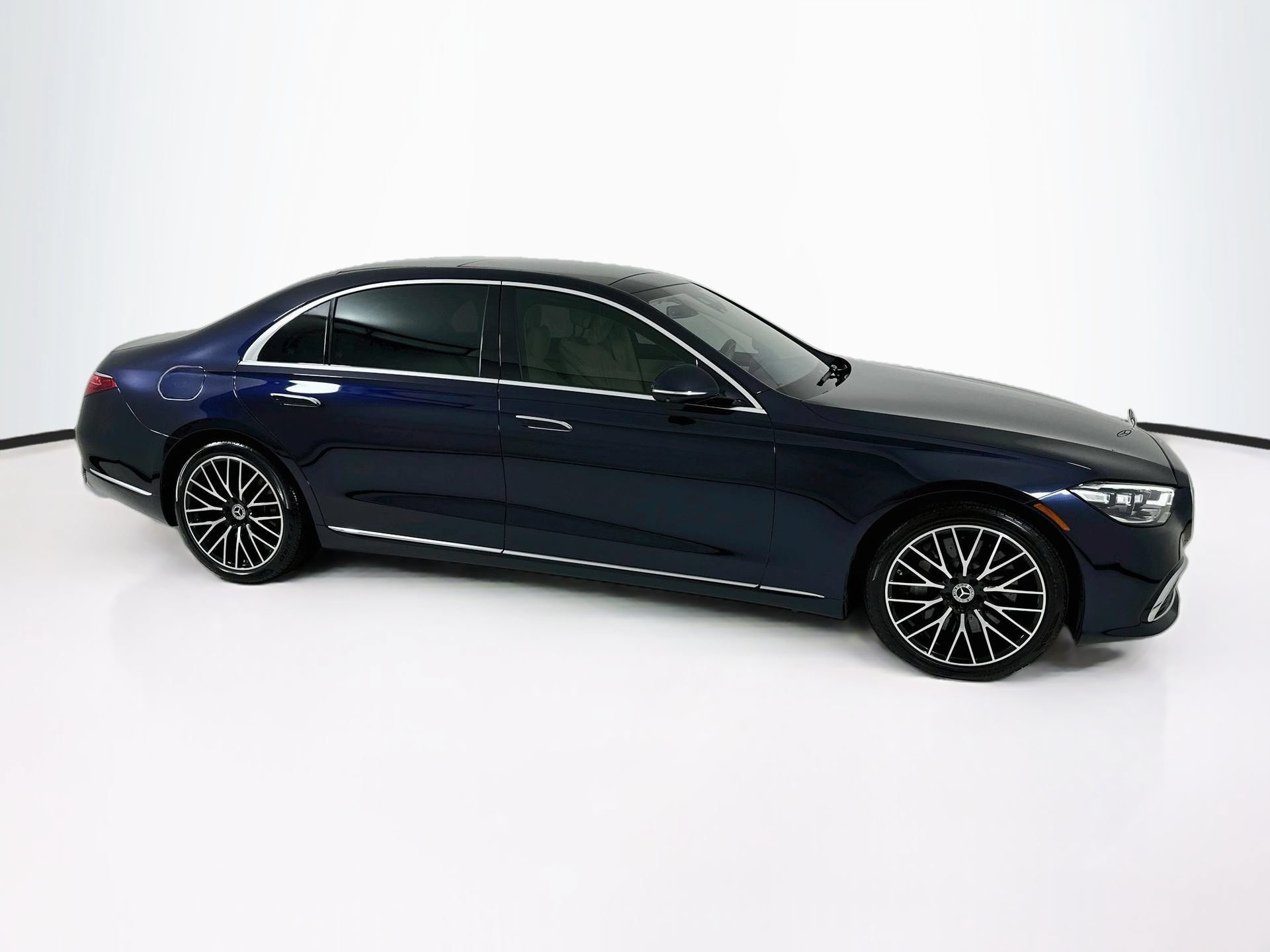 Certified 2023 Mercedes-Benz S 500 4MATIC image 9