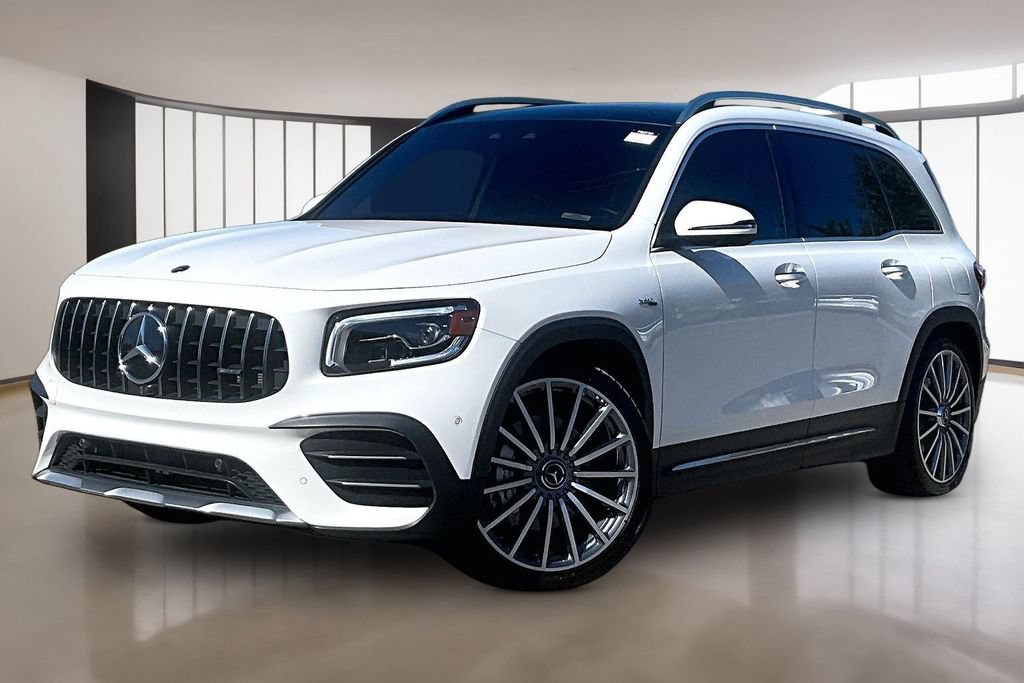Used 2023 Mercedes-Benz GLB 35 AMG 4MATIC image 2
