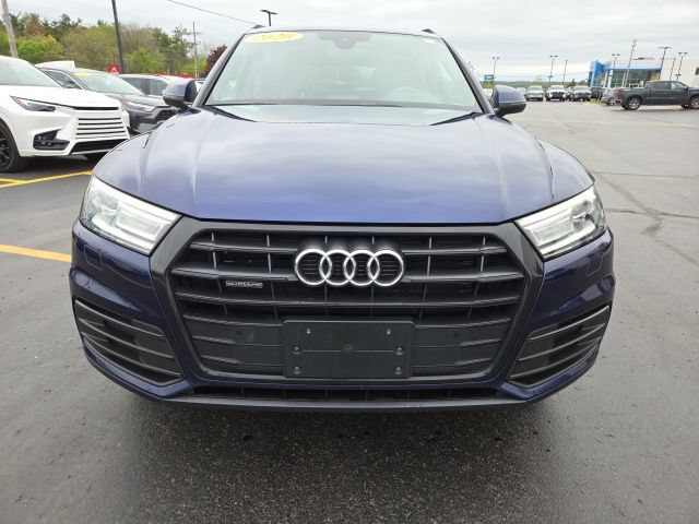 Used 2020 Audi Q5 2.0T Premium w/ Titanium Sport Package AWD/4WD image 2
