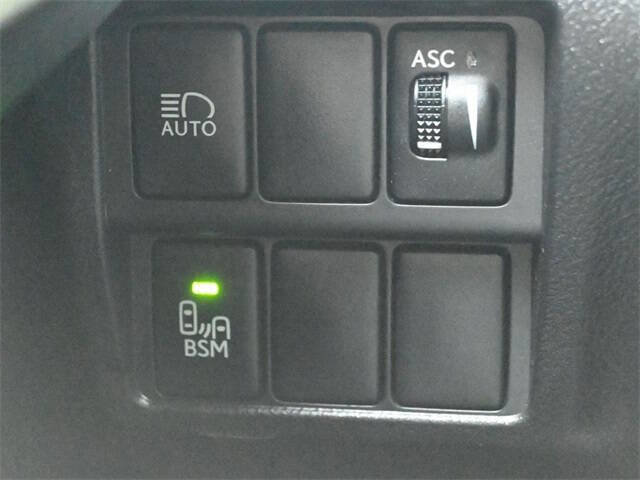 Used 2017 Lexus IS 200t F Sport w/ F Sport Package image 31