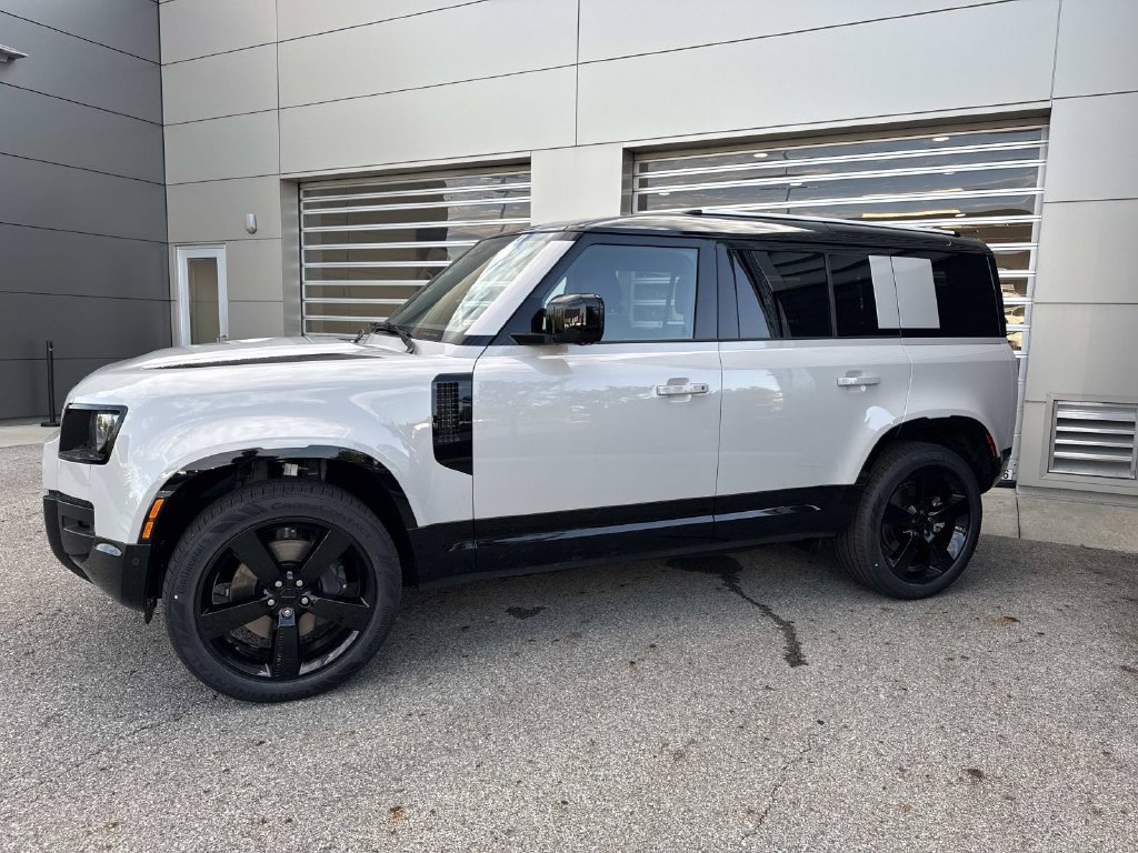 New 2026 Land Rover Defender 110 X-Dynamic SE AWD/4WD image 3