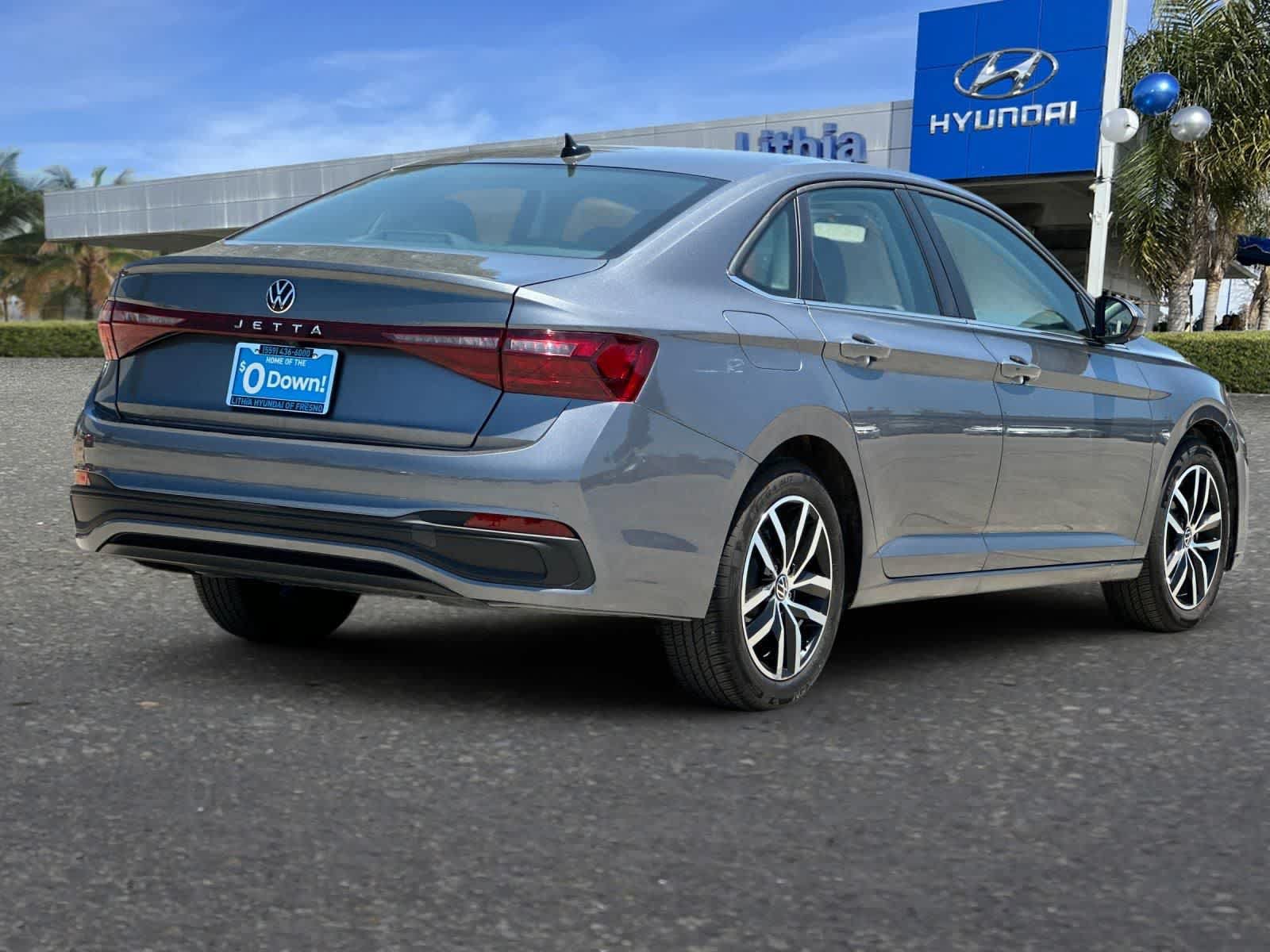 Used 2026 Volkswagen Jetta SE FWD video 3