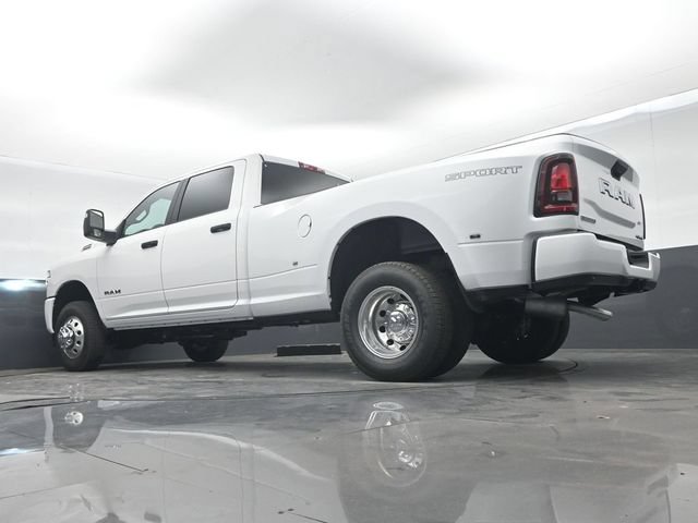 New 2026 RAM 3500 Big Horn AWD/4WD image 44