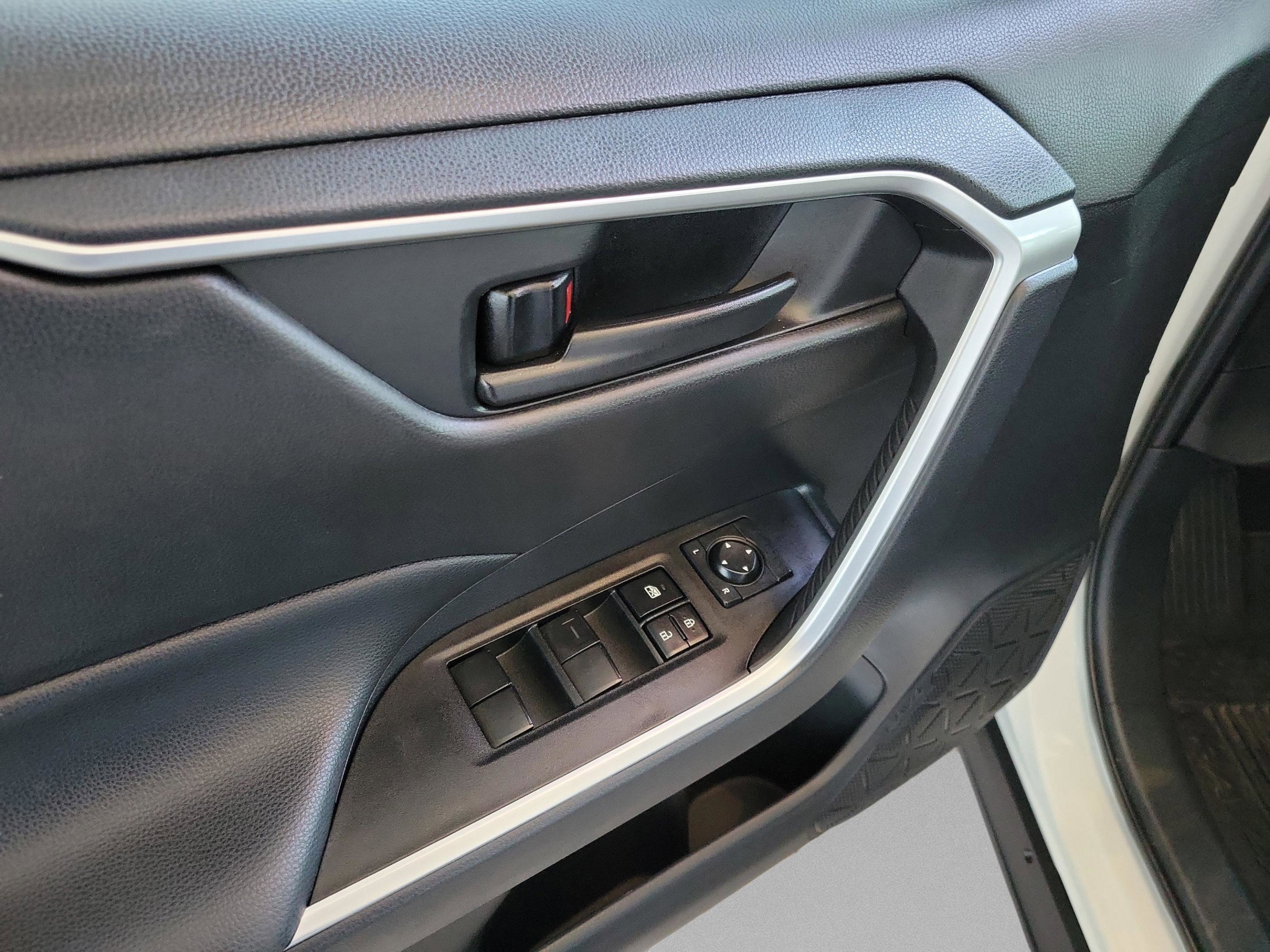 Certified 2025 Toyota RAV4 LE image 22