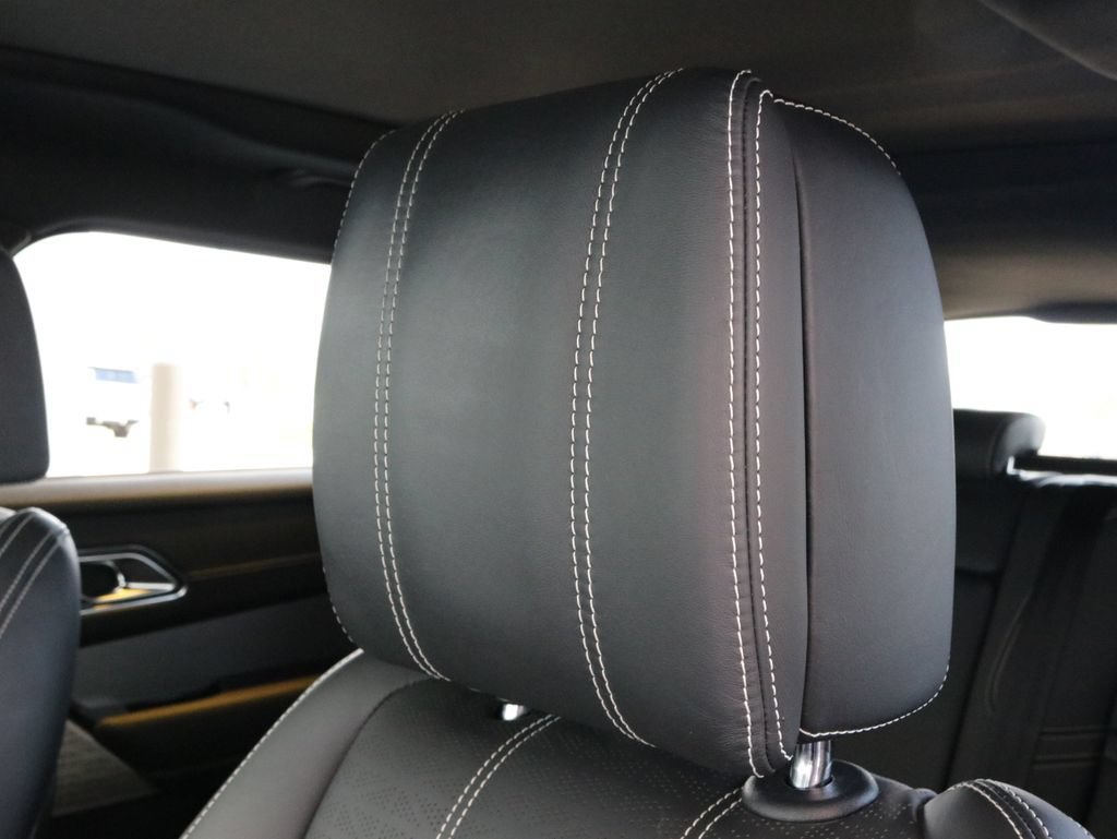 Used 2019 Land Rover Range Rover Velar R-Dynamic HSE AWD/4WD image 29
