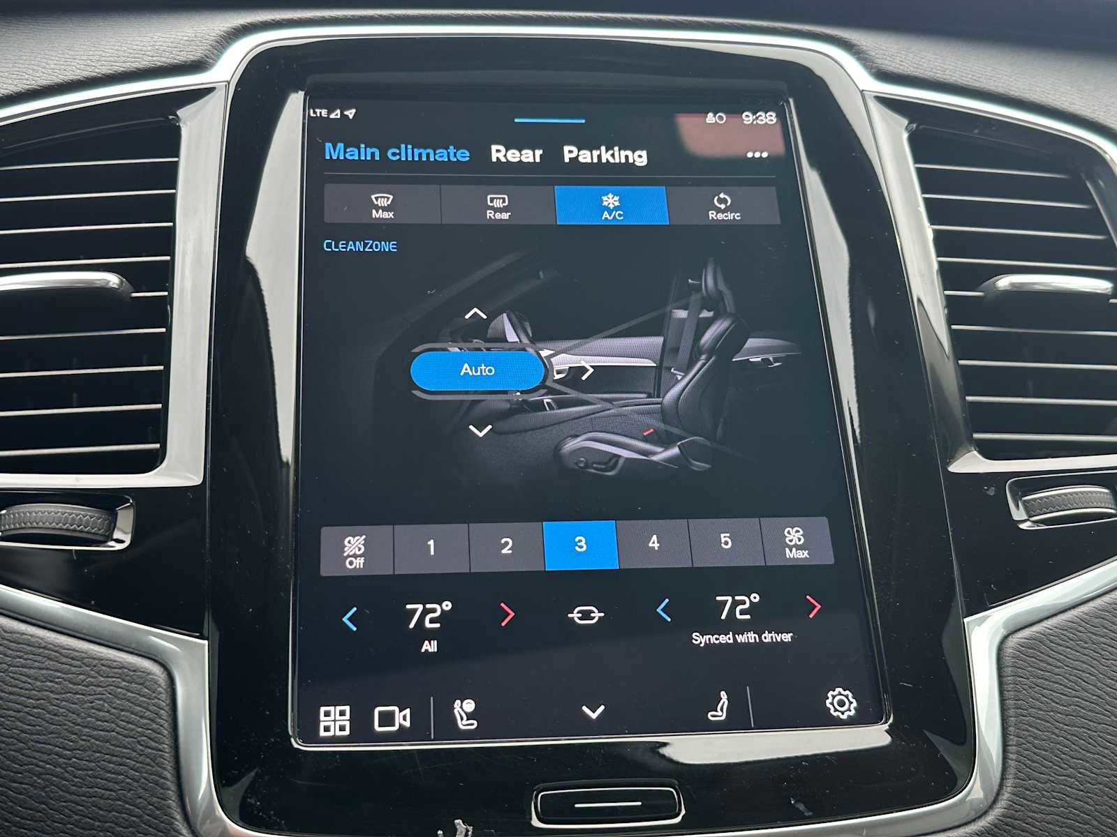 Certified 2023 Volvo XC90 T8 Plus image 37