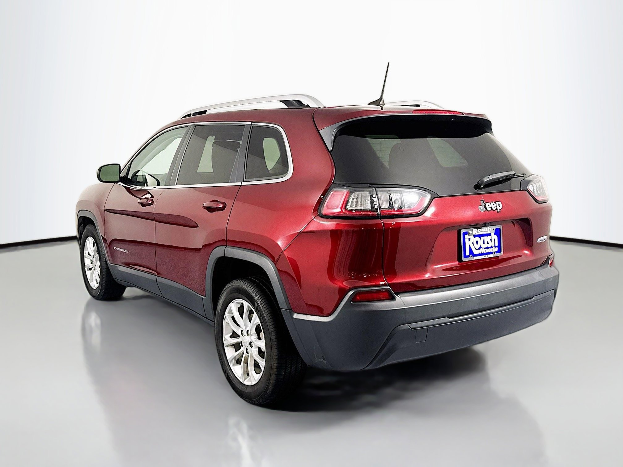 Used 2019 Jeep Cherokee Latitude w/ Cold Weather Group image 7