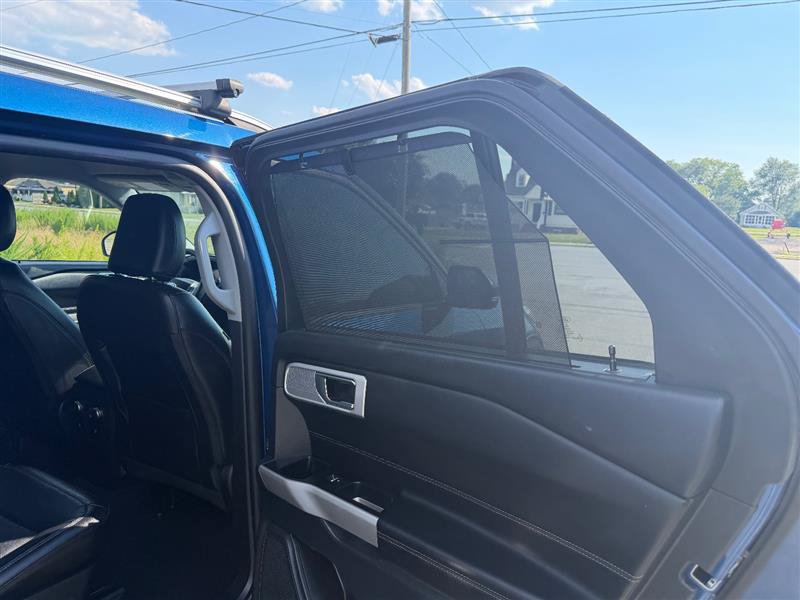 Used 2021 Ford Explorer Limited w/ Equipment Group 301A AWD/4WD image 34