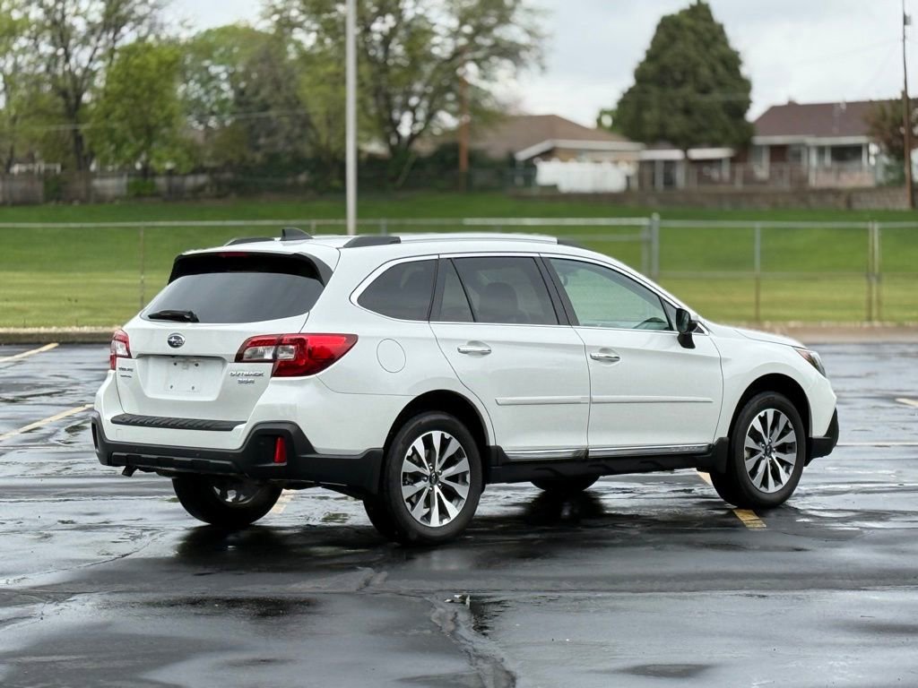 Used 2018 Subaru Outback 3.6R Touring AWD/4WD image 5