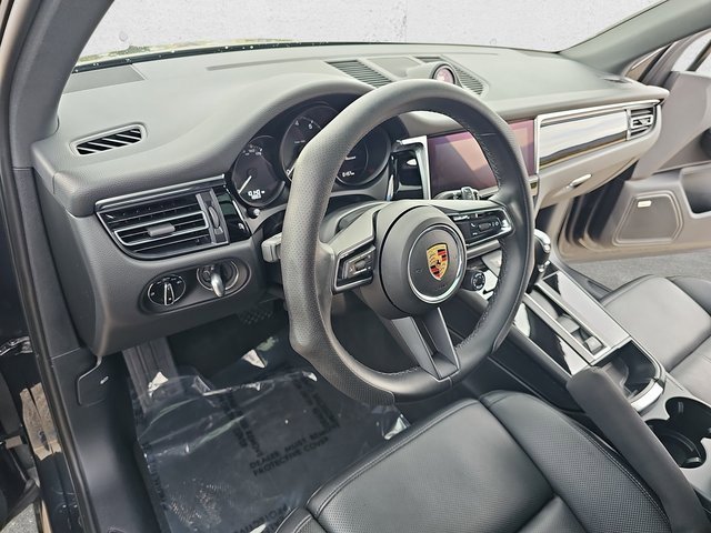 Used 2024 Porsche Macan image 16