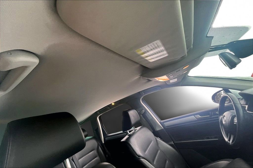Used 2013 Volkswagen Touareg VR6 image 24