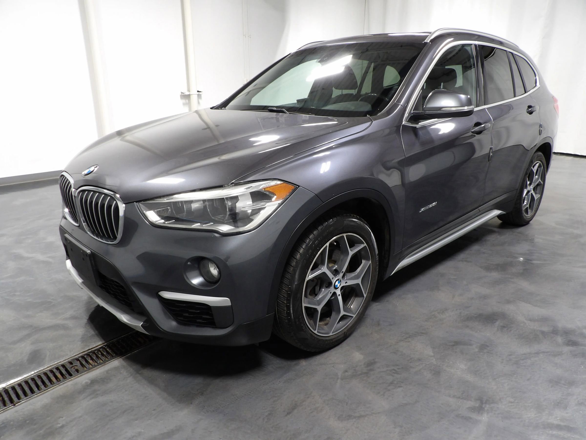 Used 2016 BMW X1 xDrive28i AWD/4WD image 4