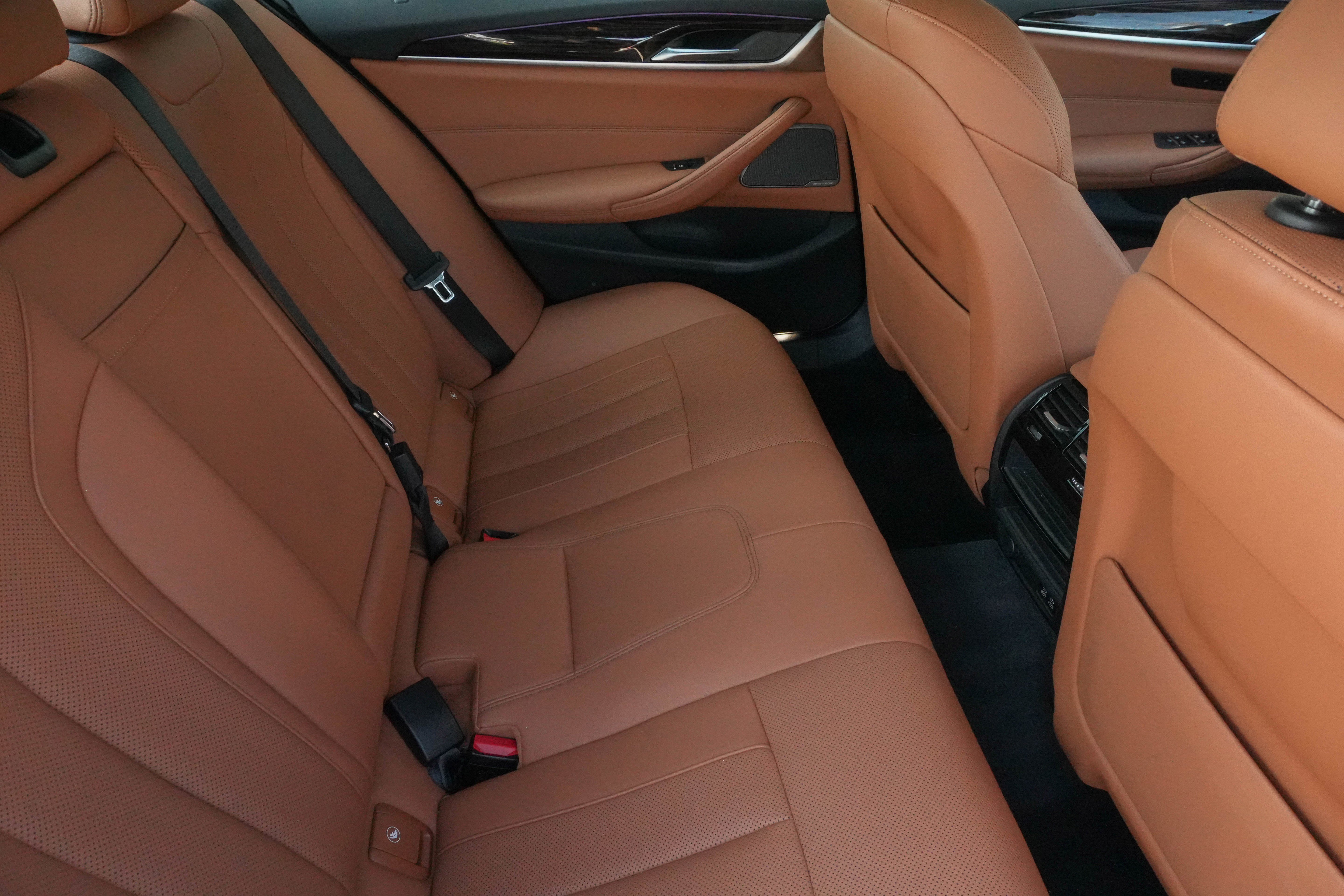 Certified 2023 BMW 530i xDrive w/ Premium Package AWD/4WD image 32
