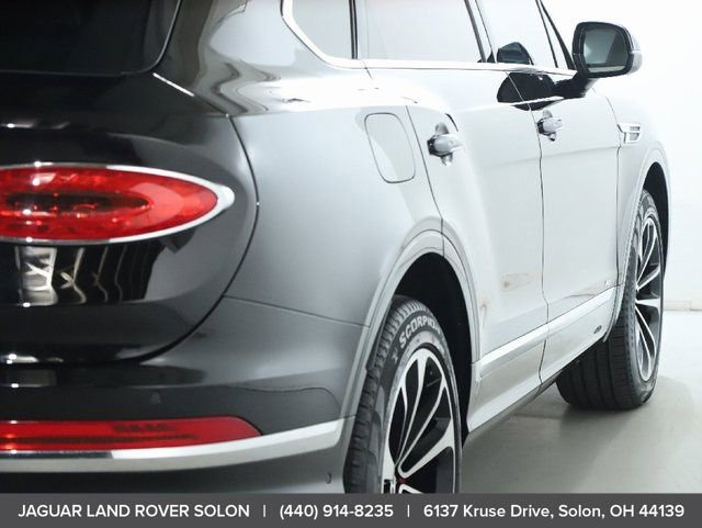 Used 2022 Bentley Bentayga image 8