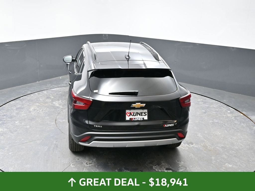Used 2025 Chevrolet Trax LT image 48