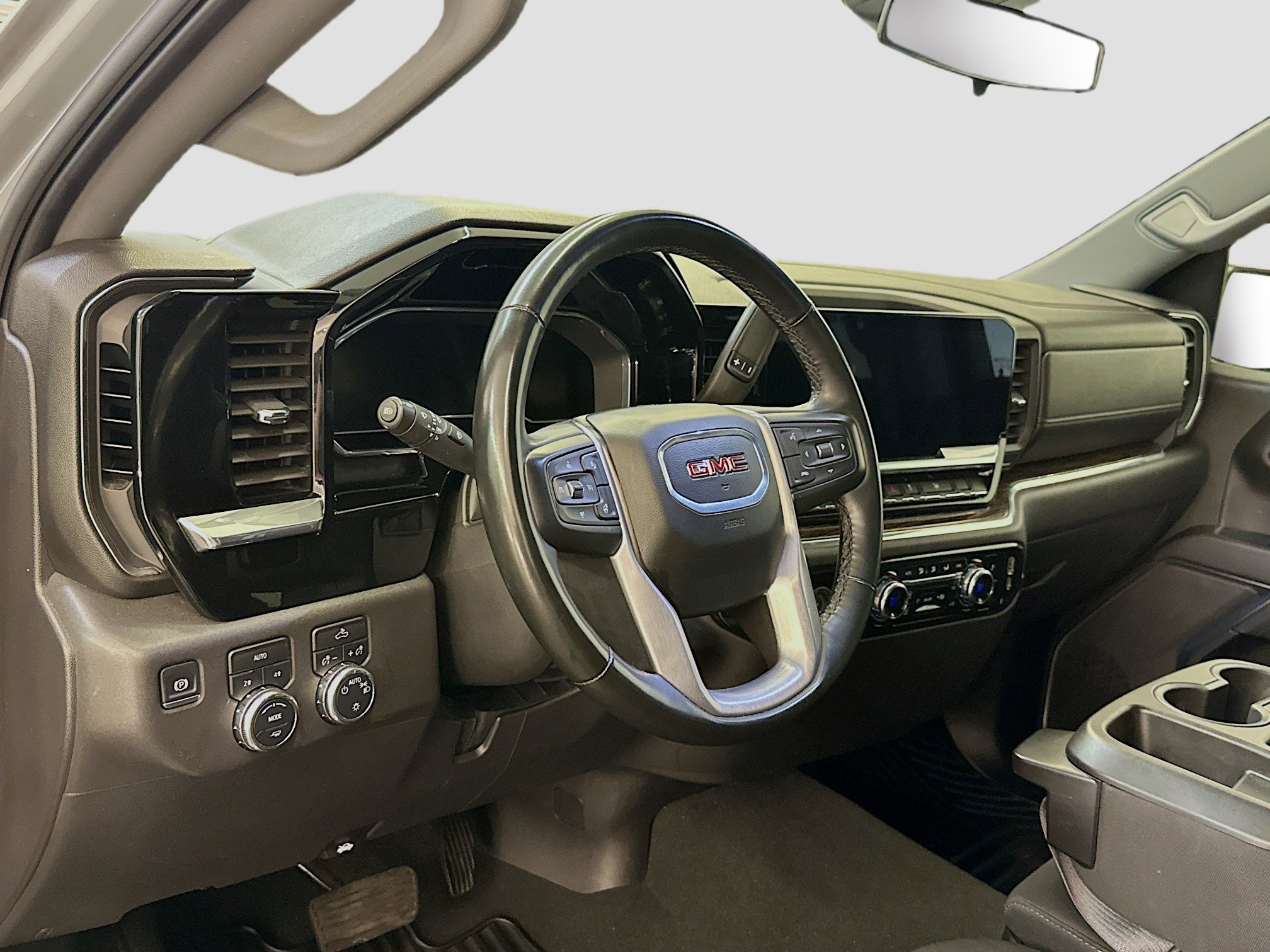 Used 2024 GMC Sierra 1500 SLE image 18