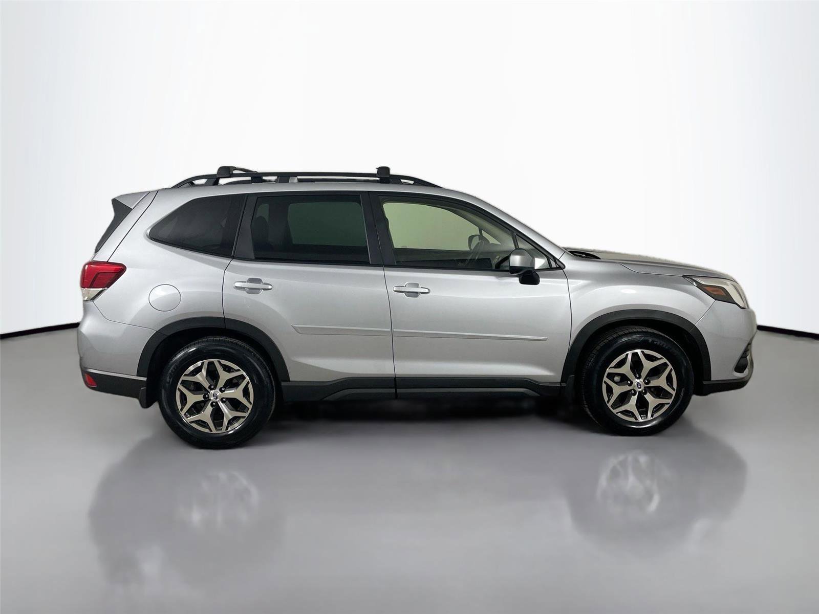 Used 2023 Subaru Forester Premium AWD/4WD image 18