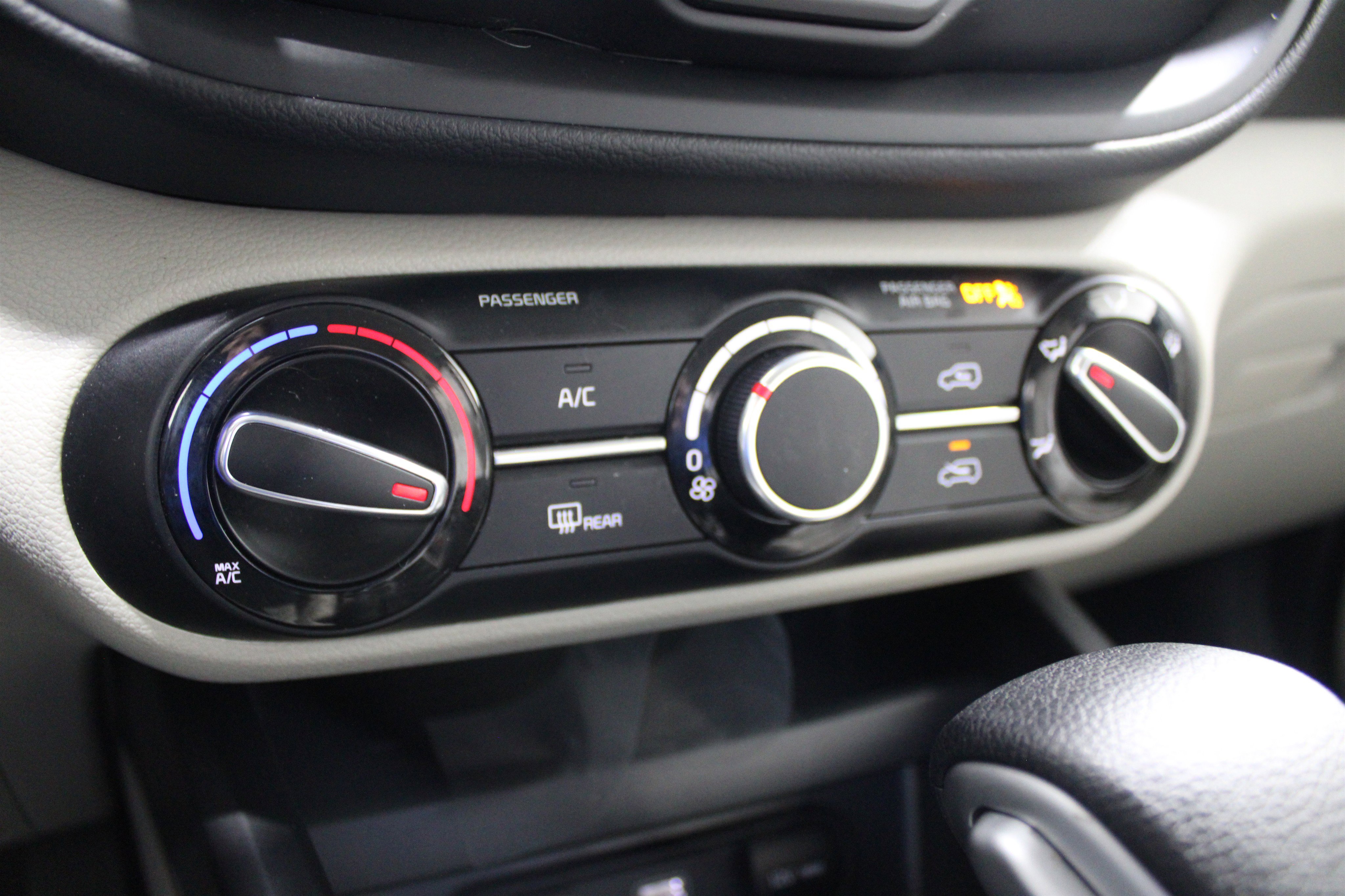 Used 2024 Kia Soul LX w/ Option Group 015 image 16