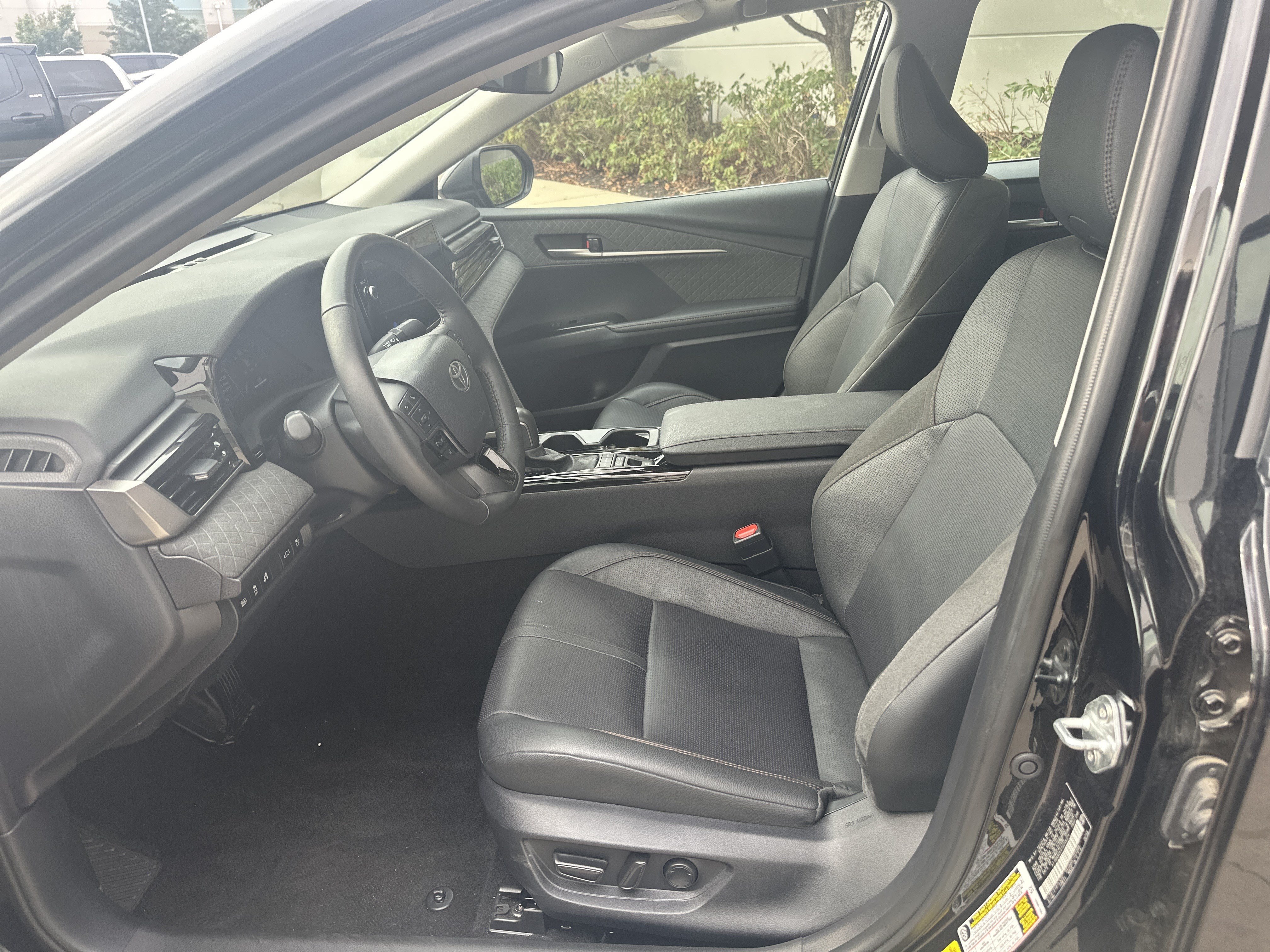 Used 2026 Toyota Camry XLE FWD image 15